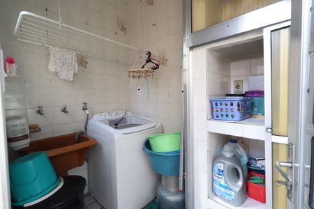 Casa à venda com 200m², 3 quartos e 4 vagas Casa à venda com 200m², 3 quartos e 4 vagasÁrea de Serviço