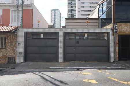 Casa à venda com 200m², 3 quartos e 4 vagas Casa à venda com 200m², 3 quartos e 4 vagasFachada