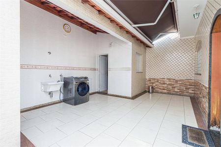Casa à venda com 130m², 2 quartos e 3 vagas
