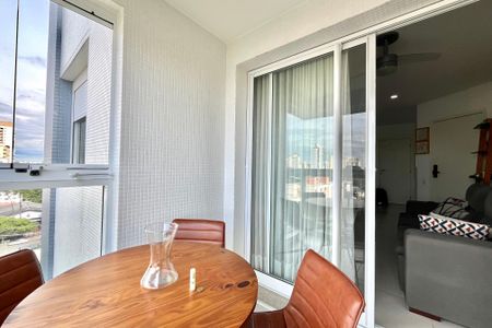 Apartamento à venda com 67m², 2 quartos e 2 vagas Apartamento à venda com 67m², 2 quartos e 2 vagasSacada/Sala