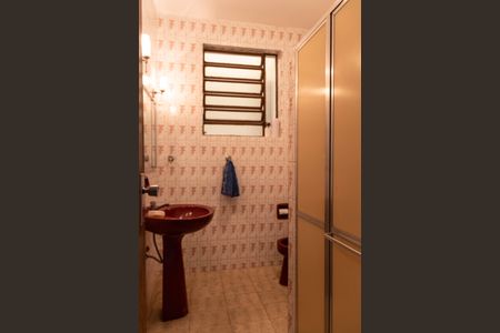 Casa à venda com 173m², 5 quartos e 4 vagas Casa à venda com 173m², 5 quartos e 4 vagasBanheiro 1