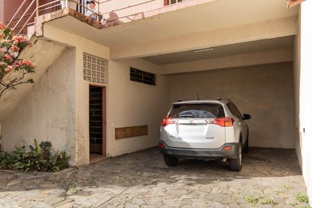 Casa à venda com 173m², 5 quartos e 4 vagas Casa à venda com 173m², 5 quartos e 4 vagasGaragem