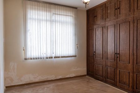 Casa à venda com 173m², 5 quartos e 4 vagas Casa à venda com 173m², 5 quartos e 4 vagasQuarto 3