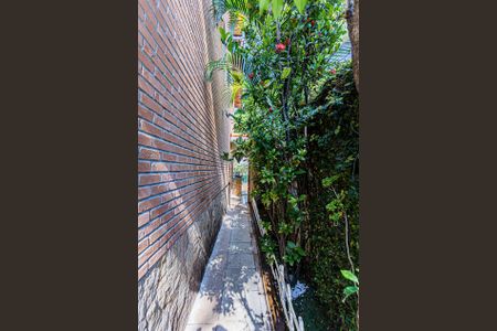 Casa à venda com 213m², 3 quartos e 2 vagas Casa à venda com 213m², 3 quartos e 2 vagasCorredor externo