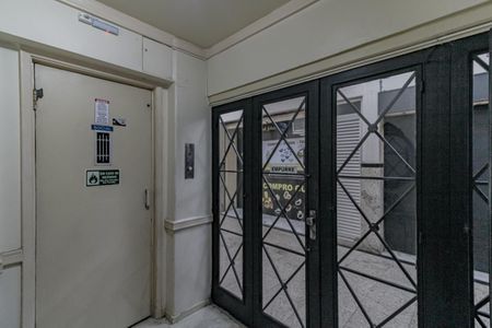 Apartamento à venda com 42m², 1 quarto e sem vagaElevador