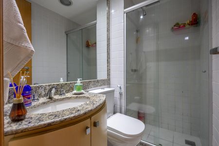Apartamento à venda com 100m², 3 quartos e 2 vagas Apartamento à venda com 100m², 3 quartos e 2 vagasBanheiro