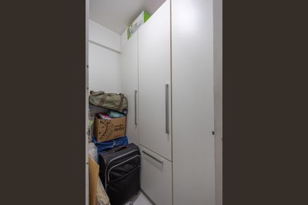 Apartamento à venda com 100m², 3 quartos e 2 vagas Apartamento à venda com 100m², 3 quartos e 2 vagasQuarto de Serviço