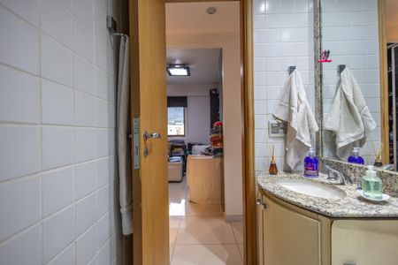 Apartamento à venda com 100m², 3 quartos e 2 vagas Apartamento à venda com 100m², 3 quartos e 2 vagasBanheiro