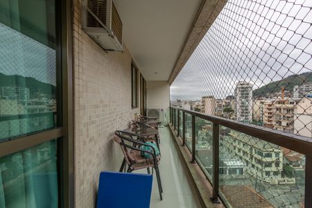 Apartamento à venda com 100m², 3 quartos e 2 vagas Apartamento à venda com 100m², 3 quartos e 2 vagasSala Varanda
