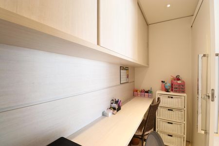 Apartamento à venda com 142m², 3 quartos e 2 vagasEscritório