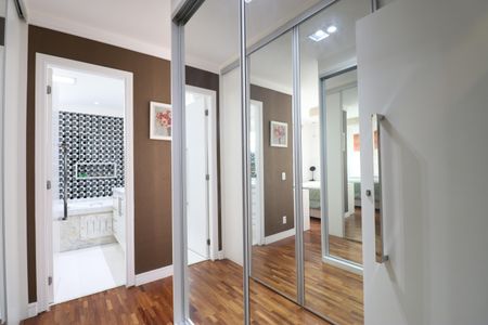 Apartamento à venda com 142m², 3 quartos e 2 vagasCloset da suíte 2