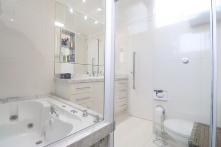 Apartamento à venda com 142m², 3 quartos e 2 vagasBanheiro da Suíte 2