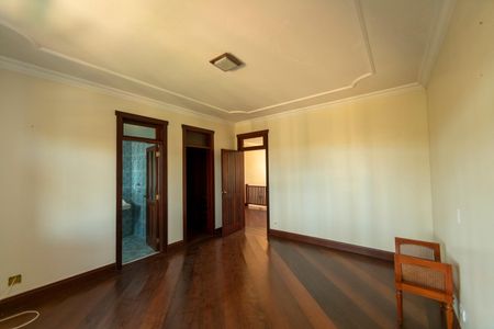 Casa de condomínio para alugar com 750m², 6 quartos e 4 vagasSuíte 2