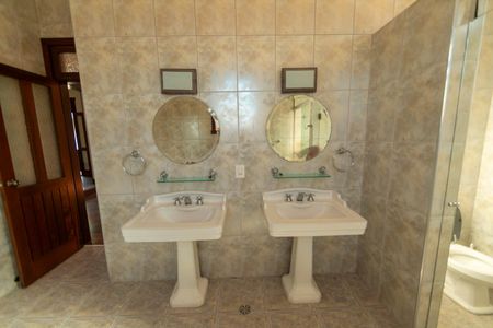 Casa de condomínio para alugar com 750m², 6 quartos e 4 vagasBanheiro/Suíte 3