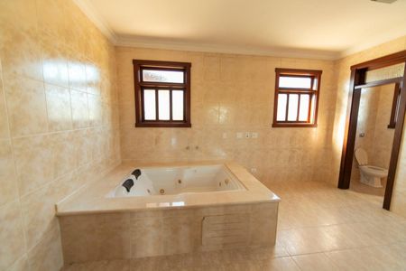 Casa de condomínio para alugar com 750m², 6 quartos e 4 vagasBanheiro /Suíte 1