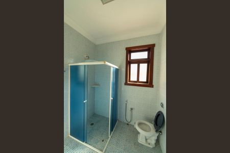 Casa de condomínio para alugar com 750m², 6 quartos e 4 vagasBanheiro de Serviço