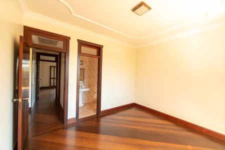 Casa de condomínio para alugar com 750m², 6 quartos e 4 vagasSuíte 4