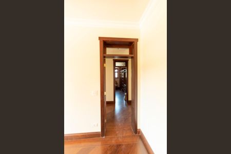 Casa de condomínio para alugar com 750m², 6 quartos e 4 vagasCorredor