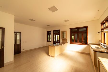Casa de condomínio para alugar com 750m², 6 quartos e 4 vagasCozinha