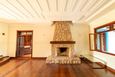 Casa de condomínio para alugar com 750m², 6 quartos e 4 vagasSala