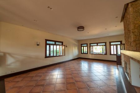 Casa de condomínio para alugar com 750m², 6 quartos e 4 vagasSala