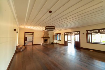 Casa de condomínio para alugar com 750m², 6 quartos e 4 vagasSala