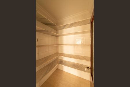 Casa de condomínio para alugar com 750m², 6 quartos e 4 vagasDespensa