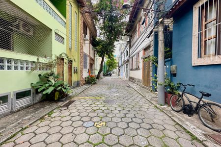 Casa de condomínio à venda com 297m², 4 quartos e 1 vaga Casa de condomínio à venda com 297m², 4 quartos e 1 vagaÁrea comum