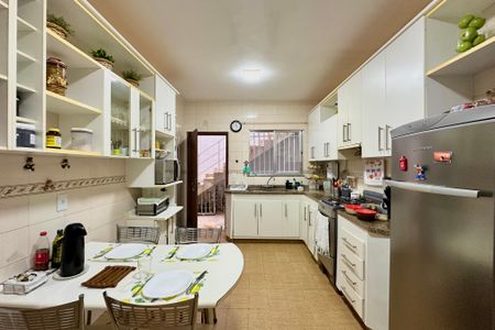 Casa de condomínio à venda com 297m², 4 quartos e 1 vaga Casa de condomínio à venda com 297m², 4 quartos e 1 vagaCozinha
