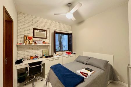 Casa de condomínio à venda com 297m², 4 quartos e 1 vaga Casa de condomínio à venda com 297m², 4 quartos e 1 vagaSuíte 2