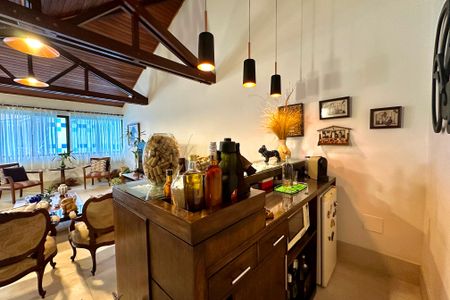 Casa de condomínio à venda com 297m², 4 quartos e 1 vaga Casa de condomínio à venda com 297m², 4 quartos e 1 vagaSala
