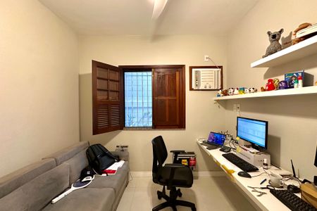 Casa de condomínio à venda com 297m², 4 quartos e 1 vaga Casa de condomínio à venda com 297m², 4 quartos e 1 vagaQuarto 1