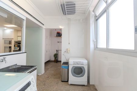 Apartamento à venda com 186m², 3 quartos e 2 vagas Apartamento à venda com 186m², 3 quartos e 2 vagasÁrea de Serviço