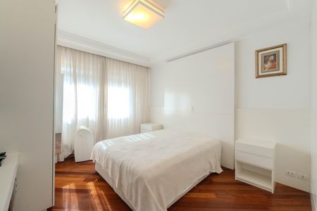 Apartamento à venda com 186m², 3 quartos e 2 vagas Apartamento à venda com 186m², 3 quartos e 2 vagasSuíte 1