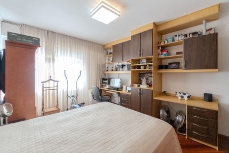 Apartamento à venda com 186m², 3 quartos e 2 vagas Apartamento à venda com 186m², 3 quartos e 2 vagasQuarto