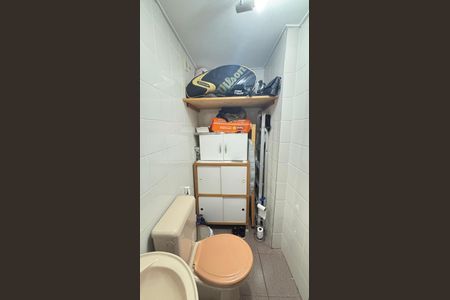 Apartamento à venda com 107m², 3 quartos e 2 vagas Apartamento à venda com 107m², 3 quartos e 2 vagasBanheiro de Serviço