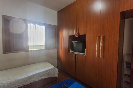 Casa à venda com 172m², 3 quartos e 2 vagasSuíte