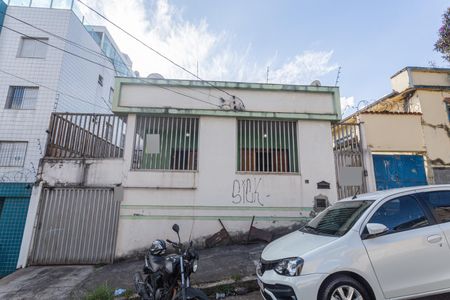 Casa à venda com 172m², 3 quartos e 2 vagasFachada
