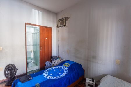 Casa à venda com 172m², 3 quartos e 2 vagasSuíte