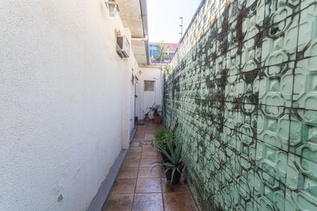 Casa à venda com 172m², 3 quartos e 2 vagasEntrada Lateral