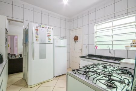 Casa à venda com 125m², 2 quartos e 2 vagas Casa à venda com 125m², 2 quartos e 2 vagasCozinha
