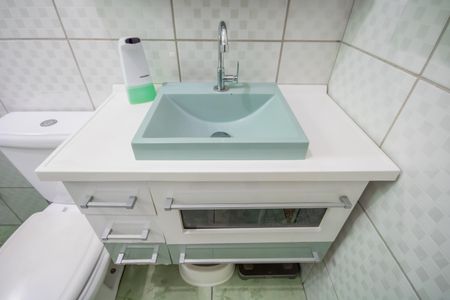 Casa à venda com 125m², 2 quartos e 2 vagas Casa à venda com 125m², 2 quartos e 2 vagasBanheiro