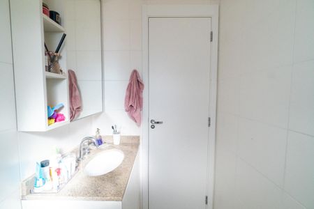 Apartamento à venda com 80m², 2 quartos e 1 vaga Apartamento à venda com 80m², 2 quartos e 1 vagaBanheiro da Suíte