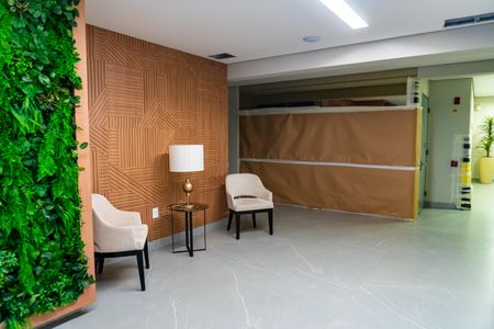 Apartamento à venda com 80m², 2 quartos e 1 vaga Apartamento à venda com 80m², 2 quartos e 1 vagaHall social