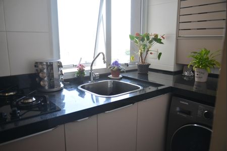 Apartamento à venda com 70m², 2 quartos e 2 vagasCozinha e Área de Serviço