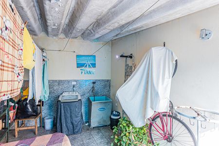 Casa à venda com 240m², 4 quartos e 3 vagas Casa à venda com 240m², 4 quartos e 3 vagasÁrea de Serviço