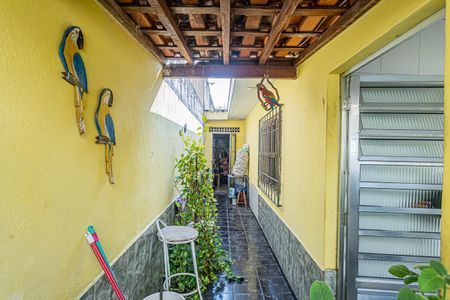 Casa à venda com 240m², 4 quartos e 3 vagas Casa à venda com 240m², 4 quartos e 3 vagasCorredor