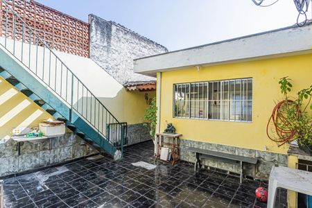 Casa à venda com 240m², 4 quartos e 3 vagas Casa à venda com 240m², 4 quartos e 3 vagasQuintal inferior