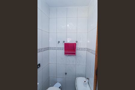 Casa à venda com 240m², 4 quartos e 3 vagas Casa à venda com 240m², 4 quartos e 3 vagasBanheiro