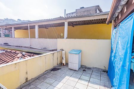 Casa à venda com 240m², 4 quartos e 3 vagas Casa à venda com 240m², 4 quartos e 3 vagasQuintal superior